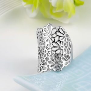 Roxi New Hot Fashion Jewelry Gold Plated Hollow Flower Ring Unique Design Jewelry for Women Wedding Gift Girls