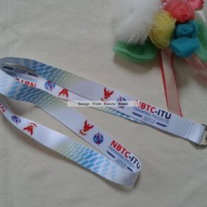 custom 100 pcs fashion new custom logo style color white polyester lanyard mobile phone chain keys neck straps lanyard factory