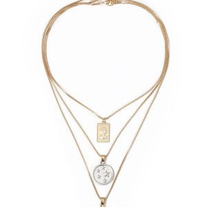 Engraved Star Layered Pendant Necklace